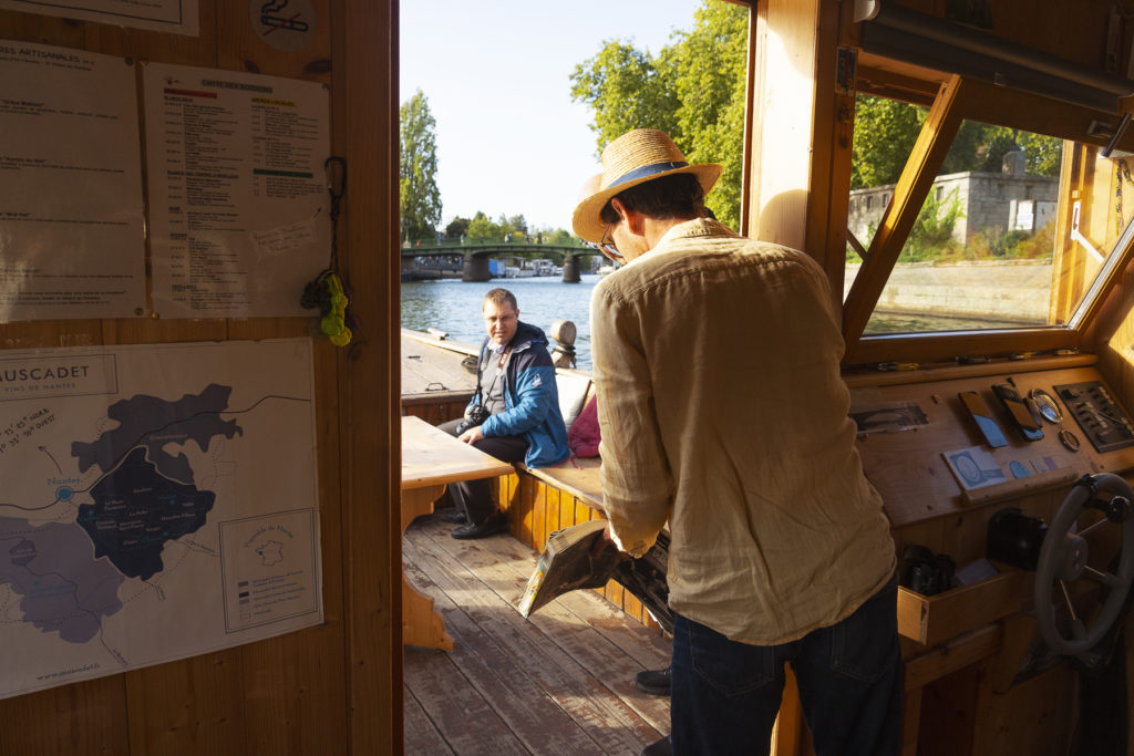 , Un voyage en petit comité et lumière dorée