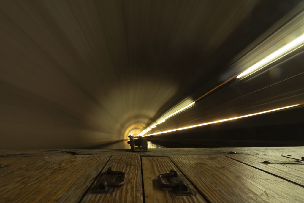 , Un voyage en petit comité et lumière dorée